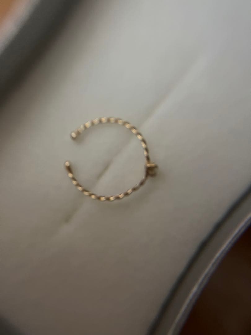 ペアシェイプ　ダイヤモンド　リング