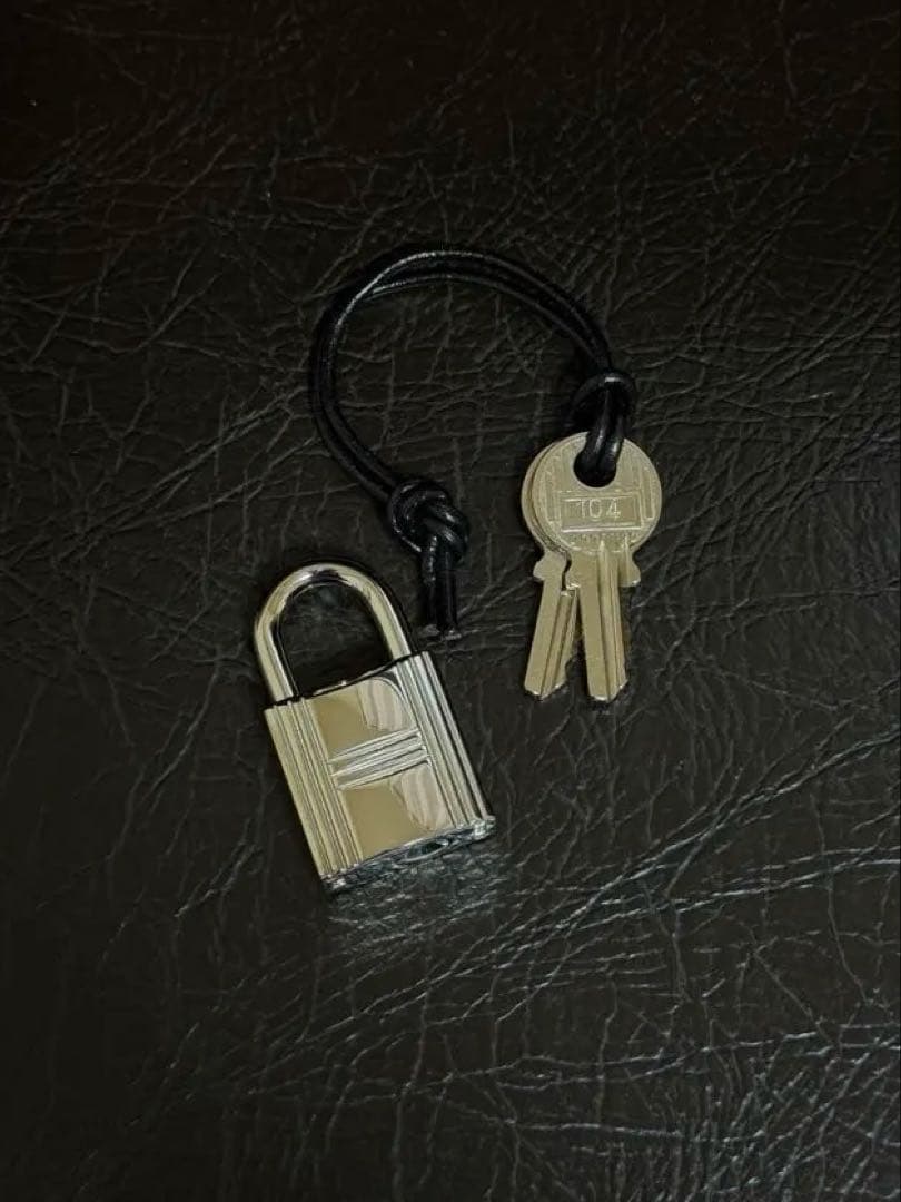 レイセフォー1122 エルメスカデナ 南京錠 シルバー #104. レイセフォー1122 エルメスカデナ 南京錠 シルバー #104. レイセフォー