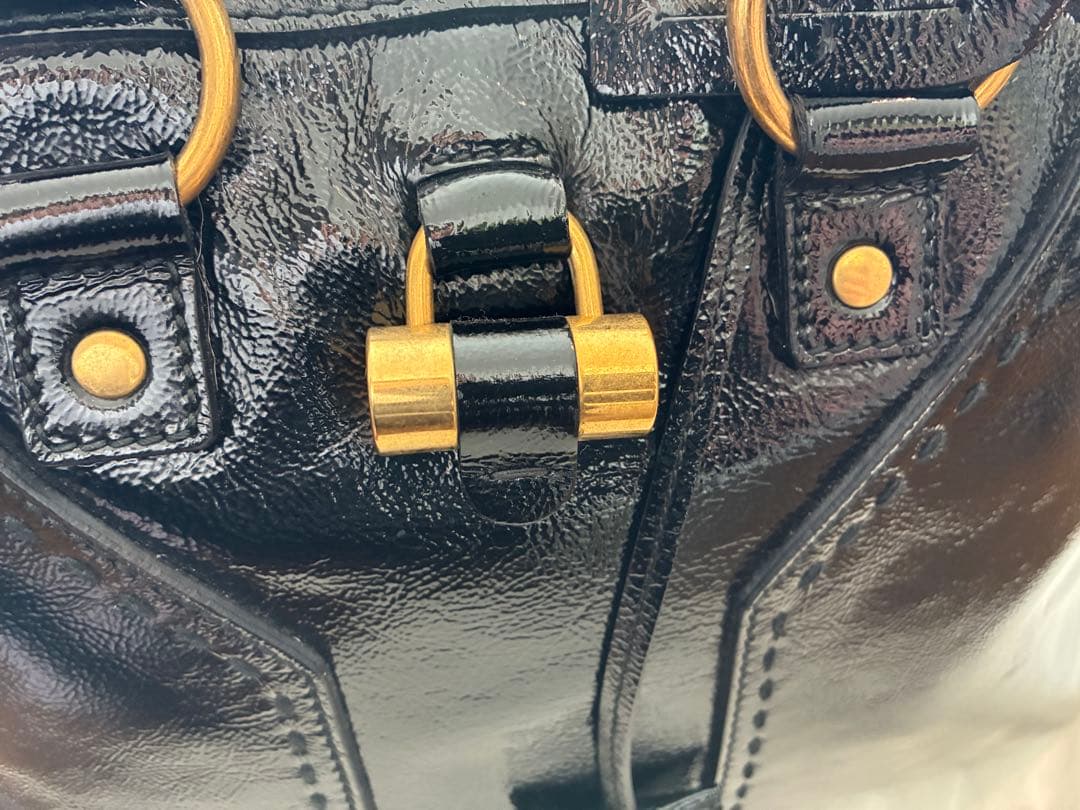 イヴ・サンローラン　ミューズ　ハンドバッグ　パテントレザー　黒