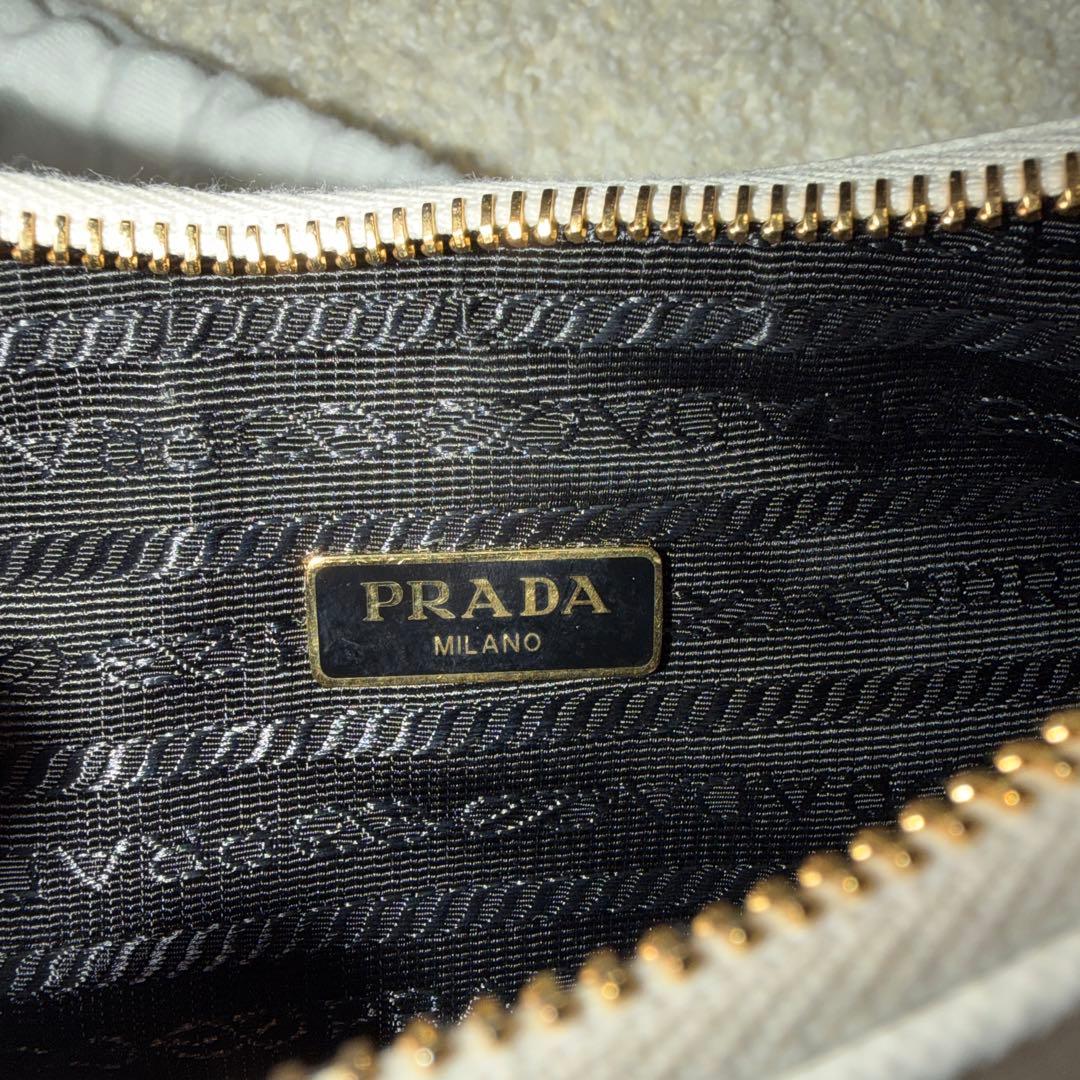 【星様】PRADA Re-Edition 2005 サフィアーノレザー バッグ