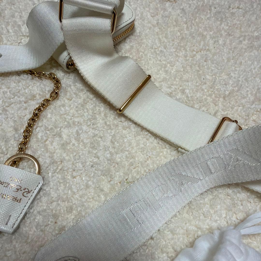 【星様】PRADA Re-Edition 2005 サフィアーノレザー バッグ