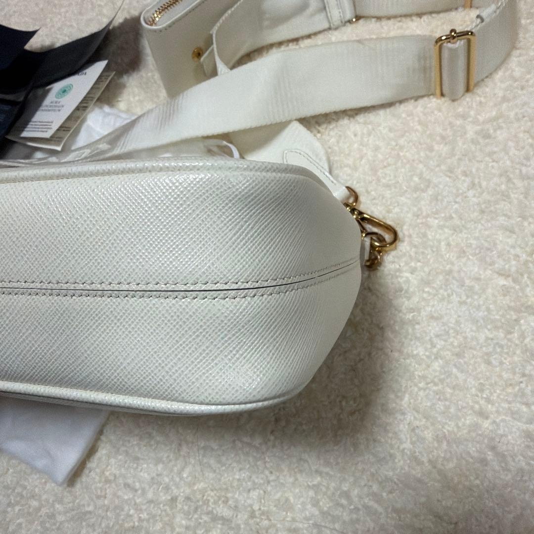 【星様】PRADA Re-Edition 2005 サフィアーノレザー バッグ