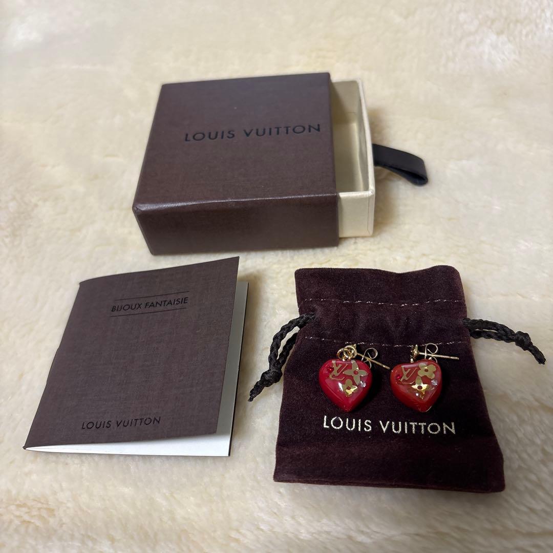 ルイ・ヴィトン ハート型ピアス レッド
