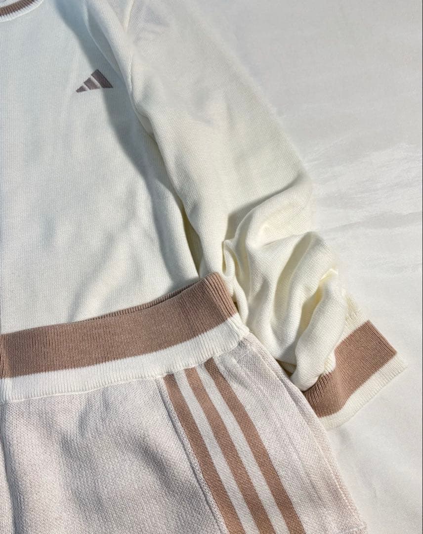 未使用adidasゴルフ　クラシックスタイルのセットアップ　ニット　スカート