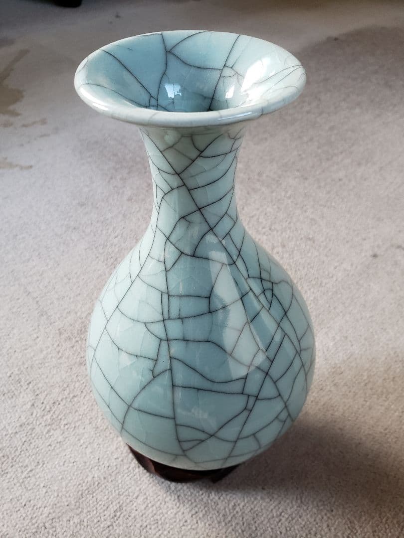 青磁花瓶　中国建設銀行記念品