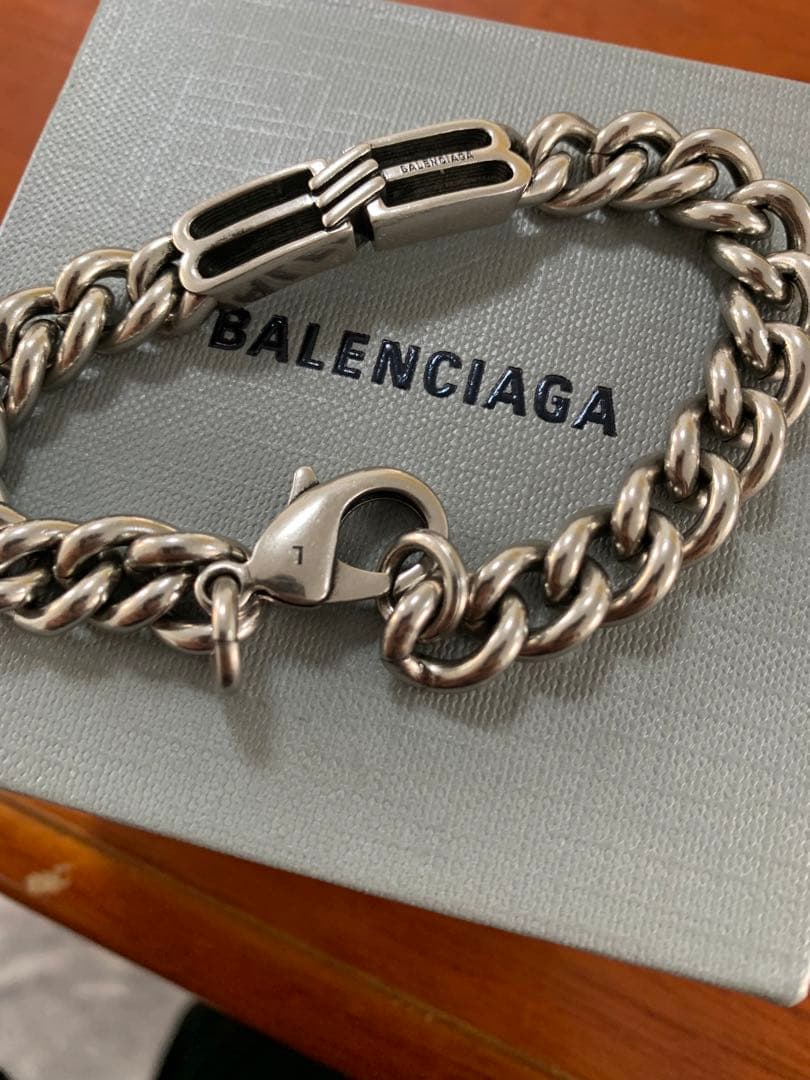 バレンシアガ シルバーチェーンブレスレット
