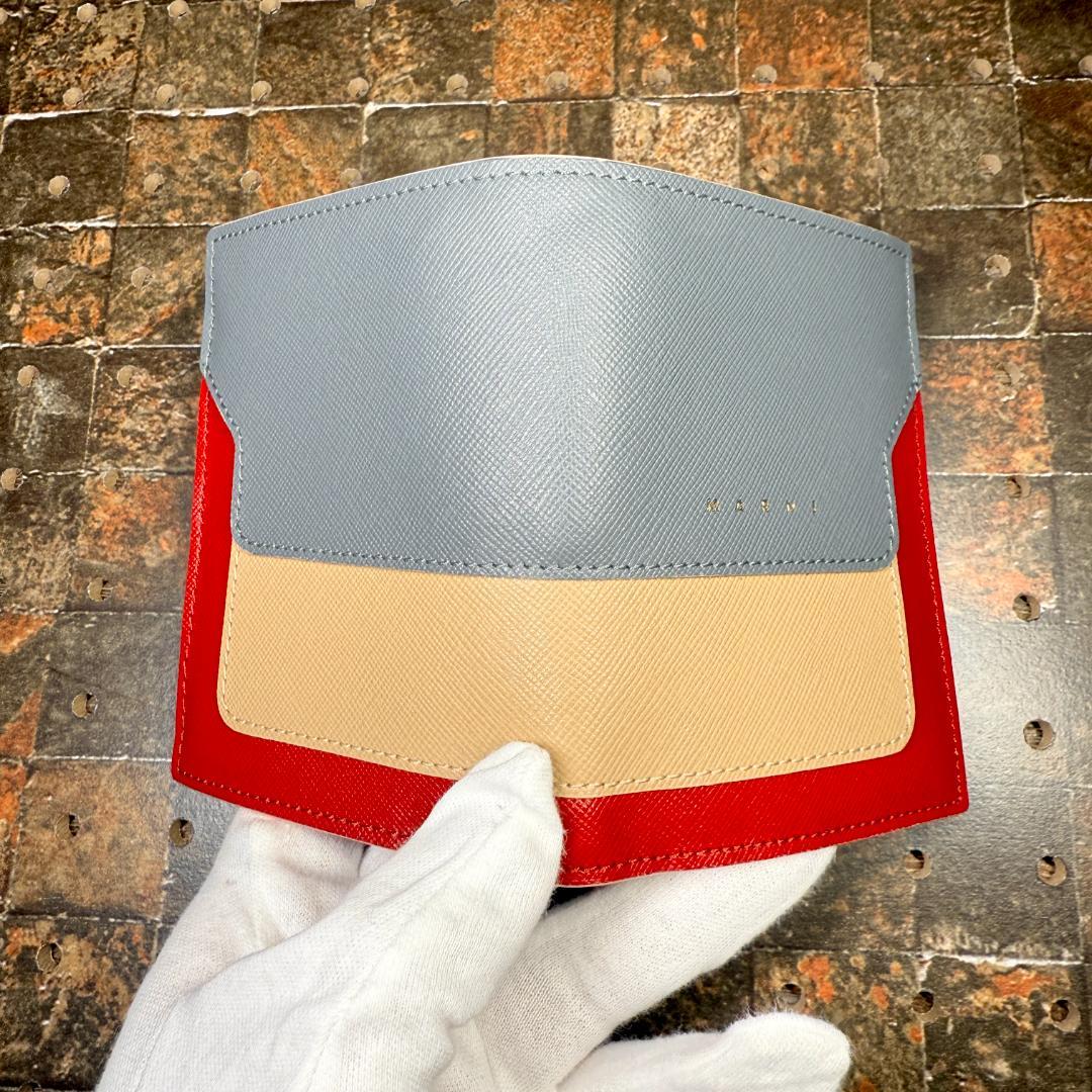 極美品】◇MARNI◇マルニ 二つ折り財布 バイフォールド ウォレット