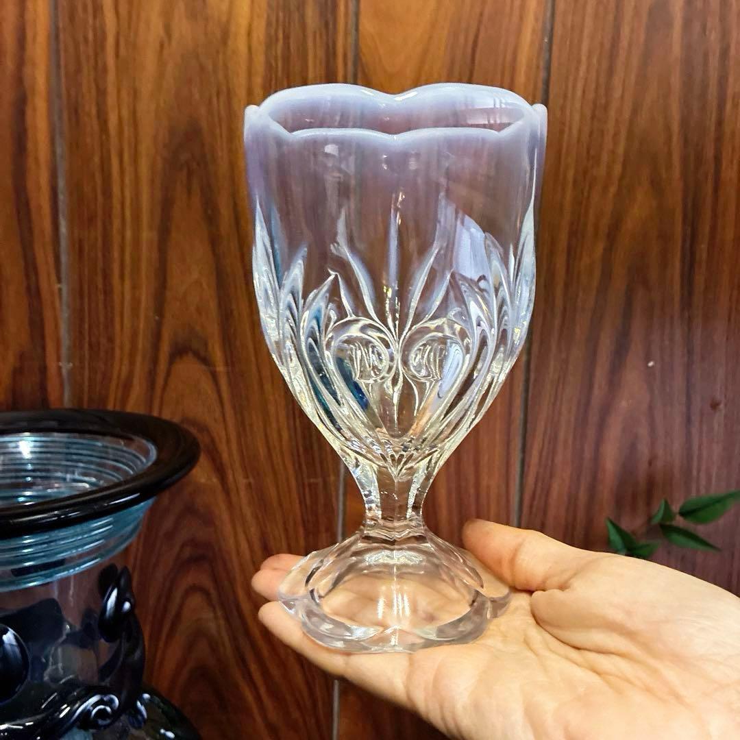 骨董 レトロ 乳白色暈し ハートプレス紋 チューリップ型 パフェグラス