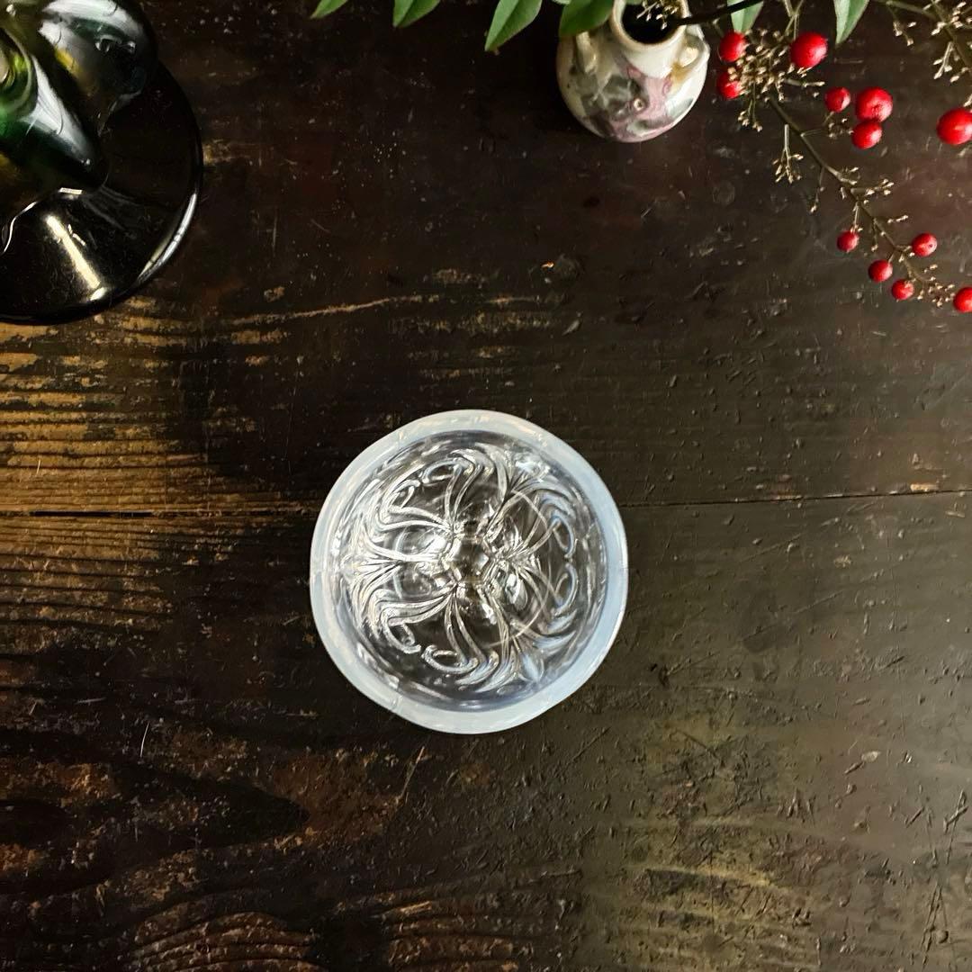 骨董 レトロ 乳白色暈し ハートプレス紋 チューリップ型 パフェグラス