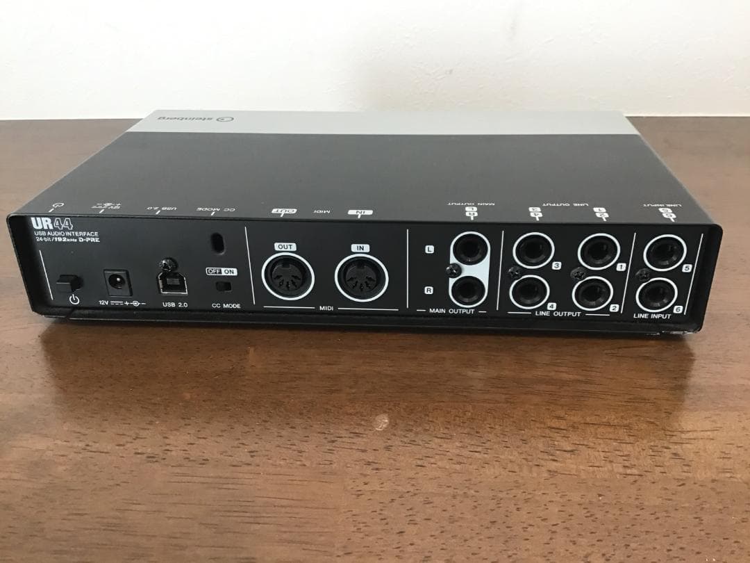 Steinberg UR44 オーディオインターフェイス