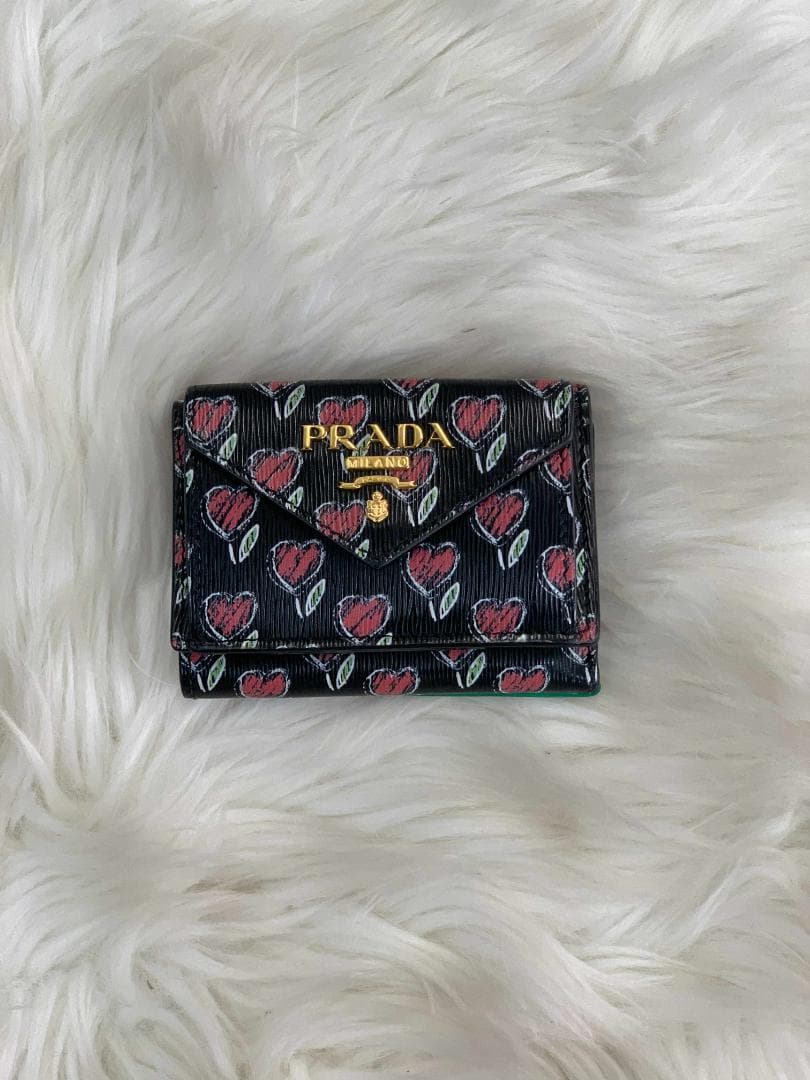 PRADA ハート柄 二つ折り財布