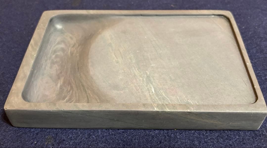 再出品 絶品老坑端渓水巌硯 魚児隊青花・蕉葉白・