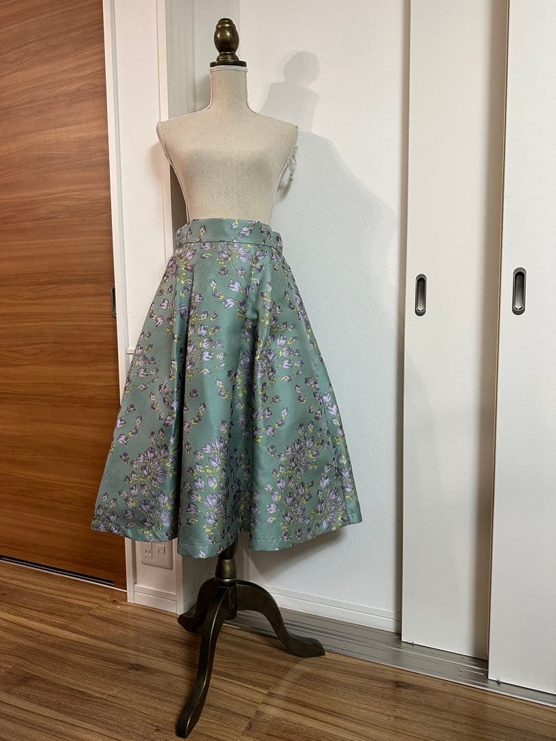 パステルグリーン花柄スカート　未使用　38