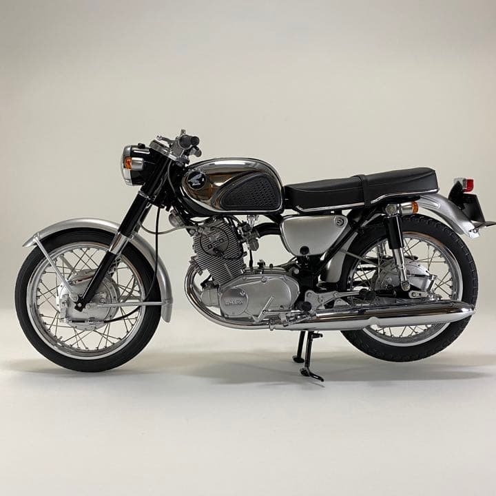 絶版【未使用】EBBRO エブロ 1/10 Honda CB72 1960