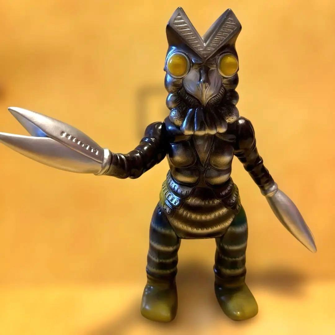 限定！バンダイ ブルマァク 怪獣 ソフビ バルタン星人 ハイパーホビー誌