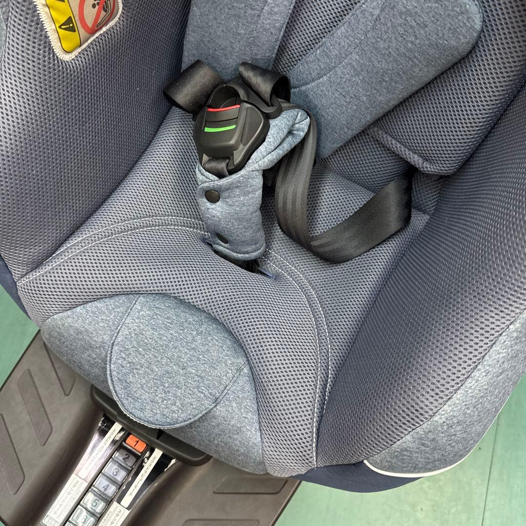 アップリカ　チャイルドシート クルリラ　isofix 回転式