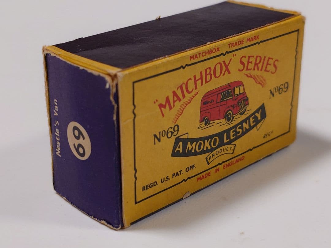 ミニカー MATCHBOX No.69 COMMER 30 CWT VAN Nestles