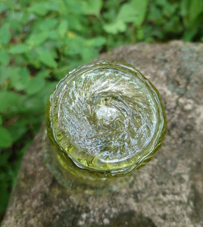 野田収 個展作品 手びねりのグラス(A）新島硝子 コーガ石 自然の緑色