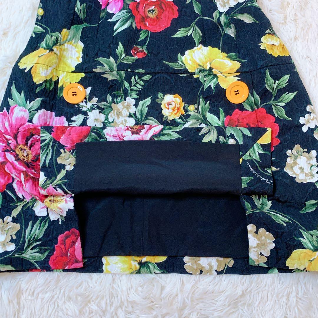 DOLCE & GABBANA シルク花柄スカート ブラック　ボタン　40サイズ