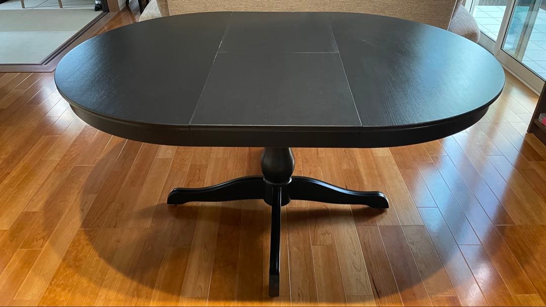 円形ダイニングテーブル