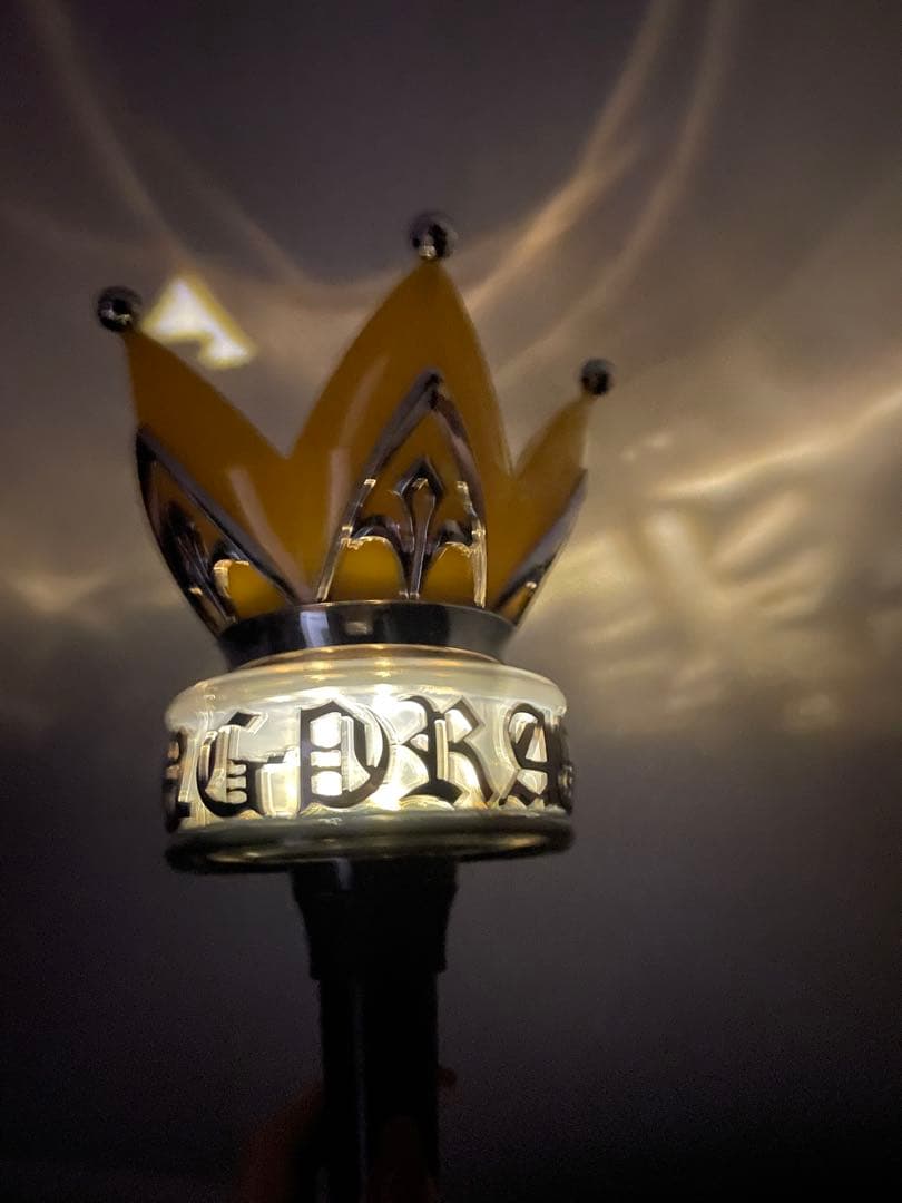 G-DRAGONライトリング.ペンライトver4.10th.金テープ+おまけ - メルカリ