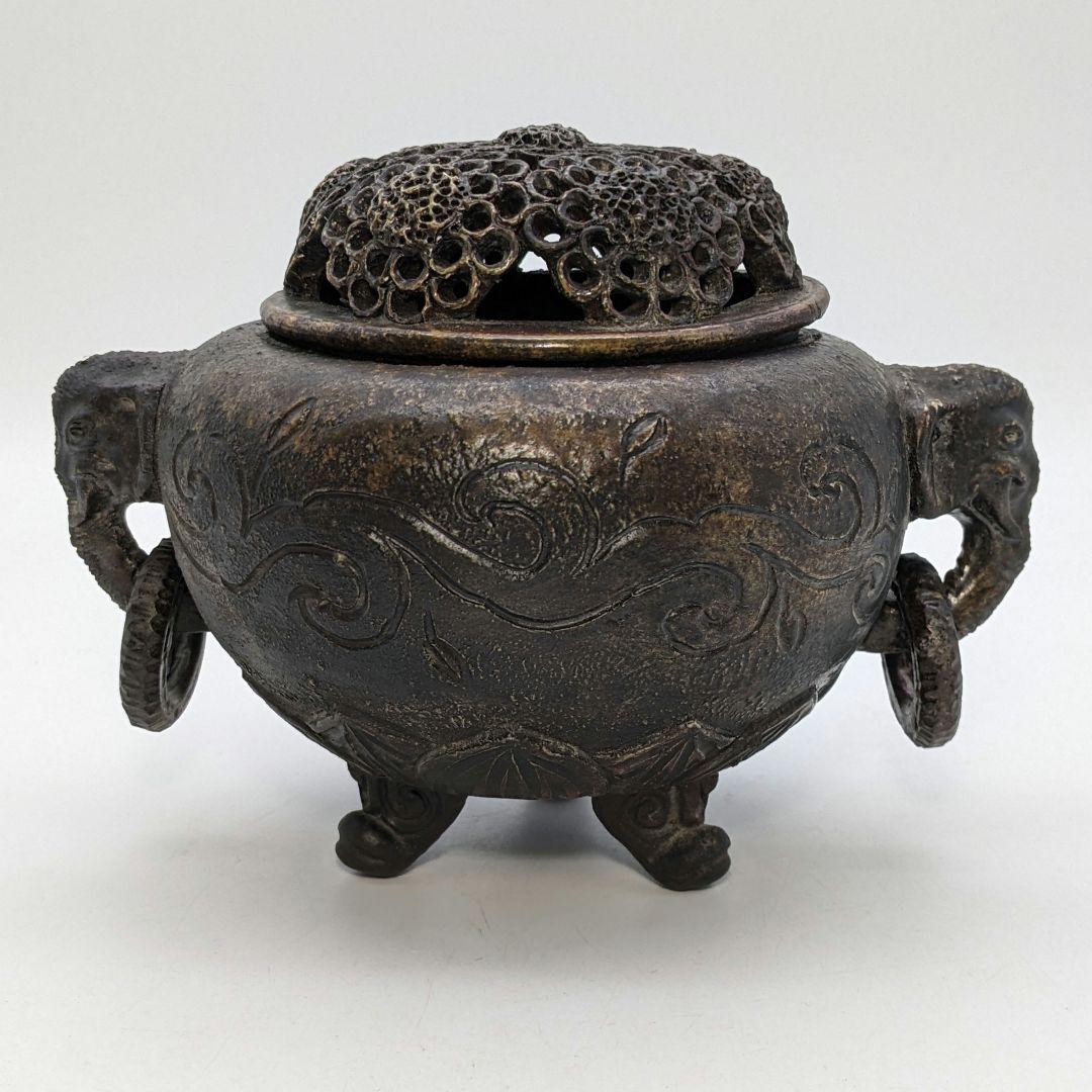 菊彫象耳三足香炉 備前焼？ 合箱 置物 インテリア 細工物 工芸品 香道具 在銘