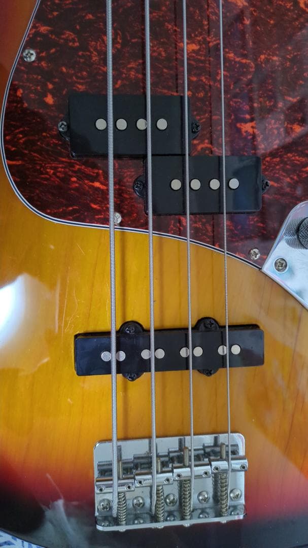Goodfellow precision-jazz hybrid bass