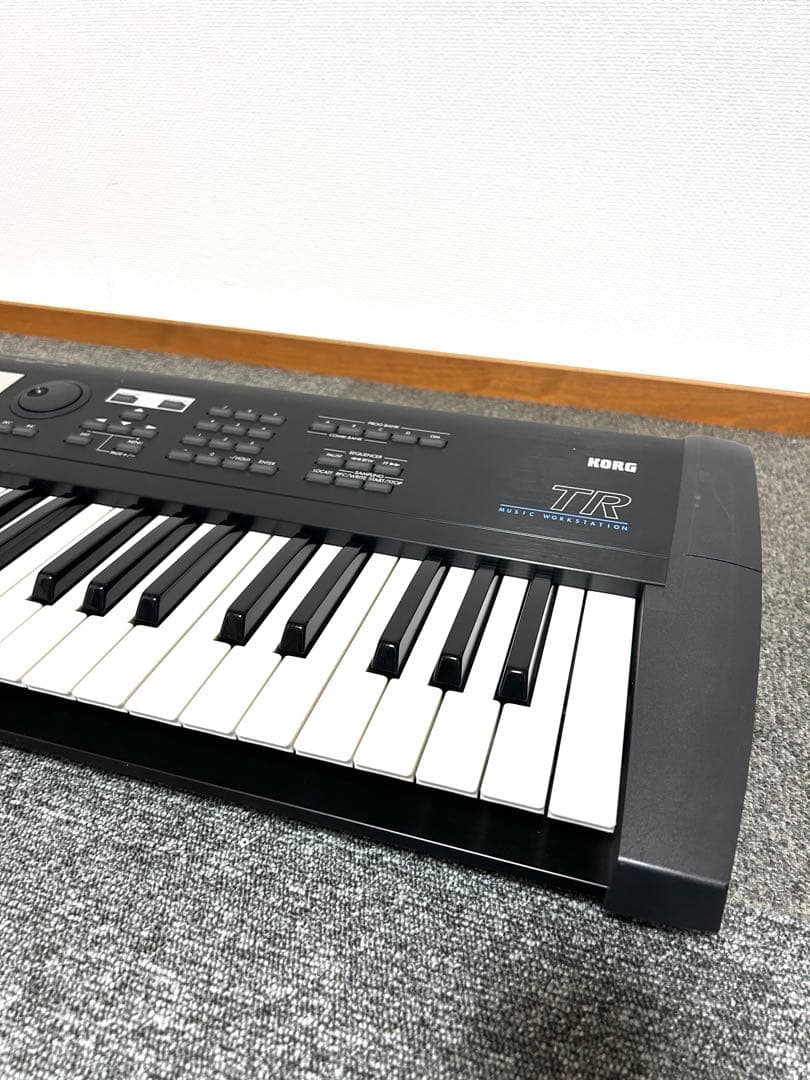 KORG TR61 シンセサイザー 61鍵 動作確認済