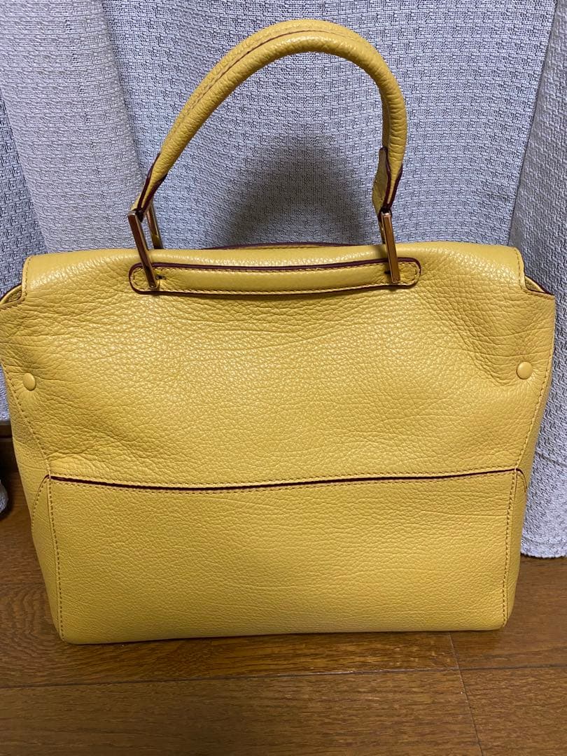 売切り価格★極美品★ドラマ榮倉奈々さん使用　FURLAハンドバックアルテーシア