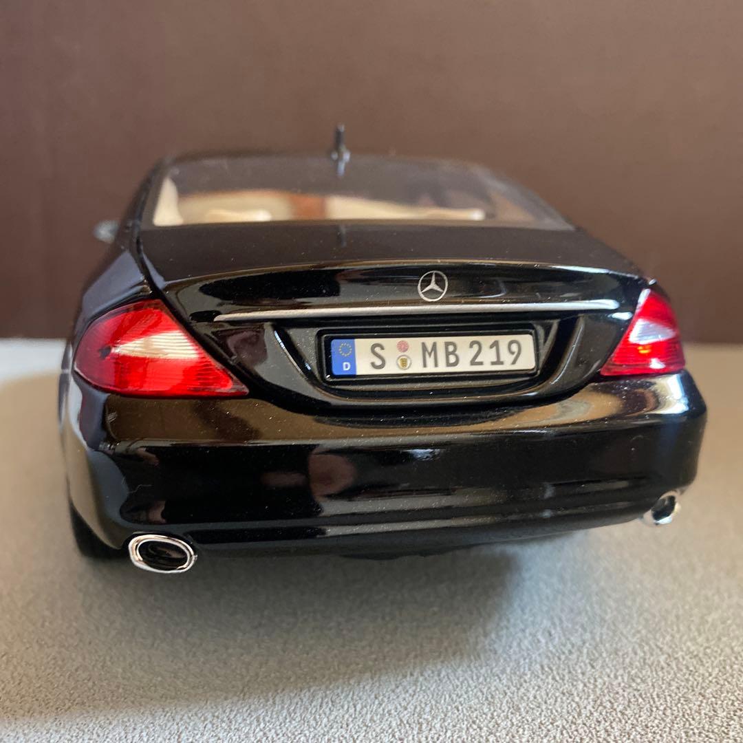 1/18 メルセデス・ベンツ CLSクラス ミニカー