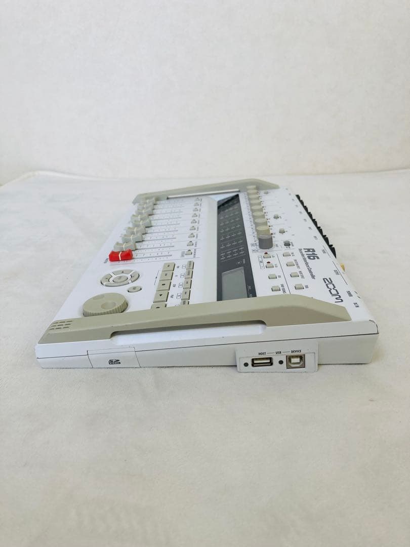 ZOOM　R16　マルチトラックレコーダー　オーディオインターフェース　音楽制作