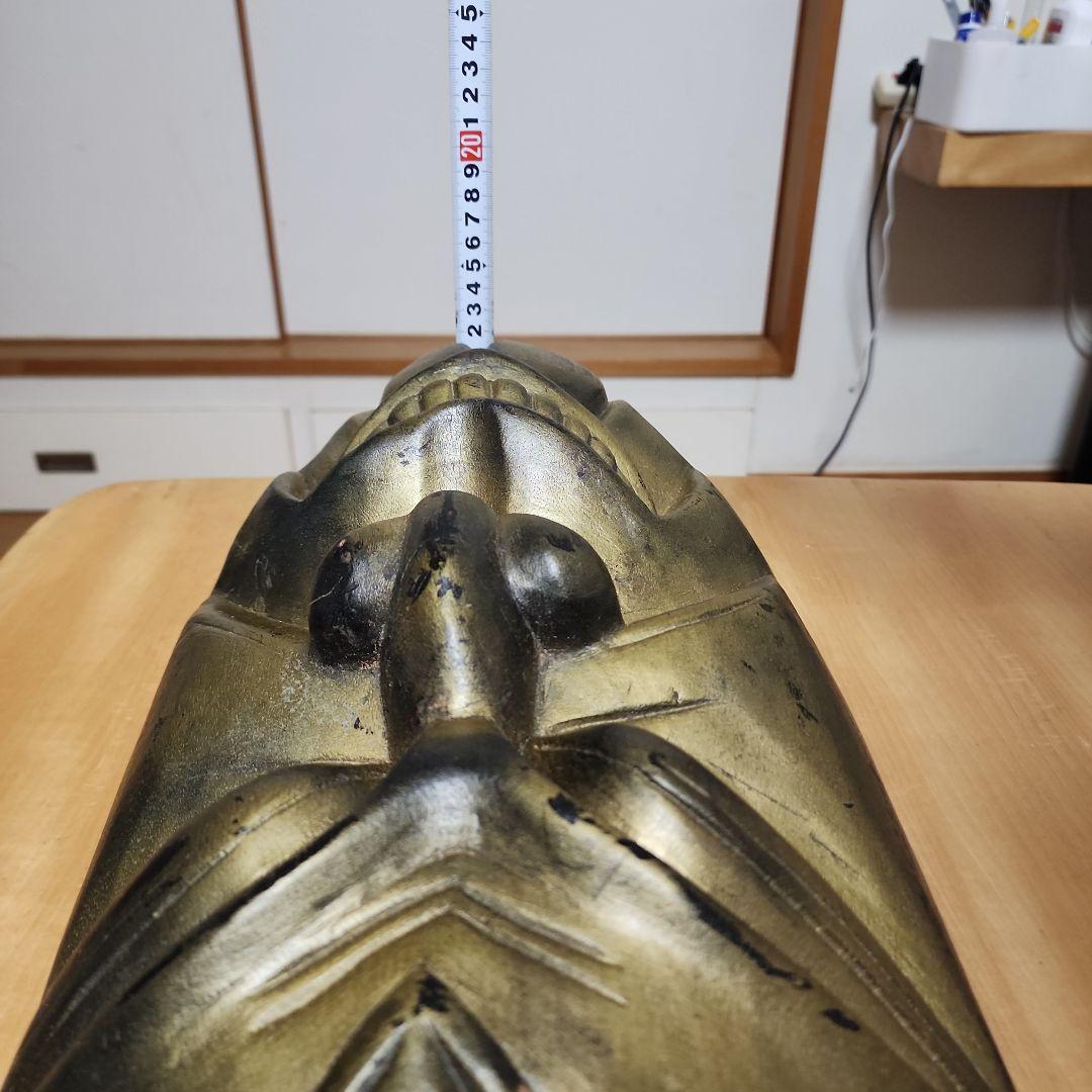 金色の木製彫刻マスク - メルカリ