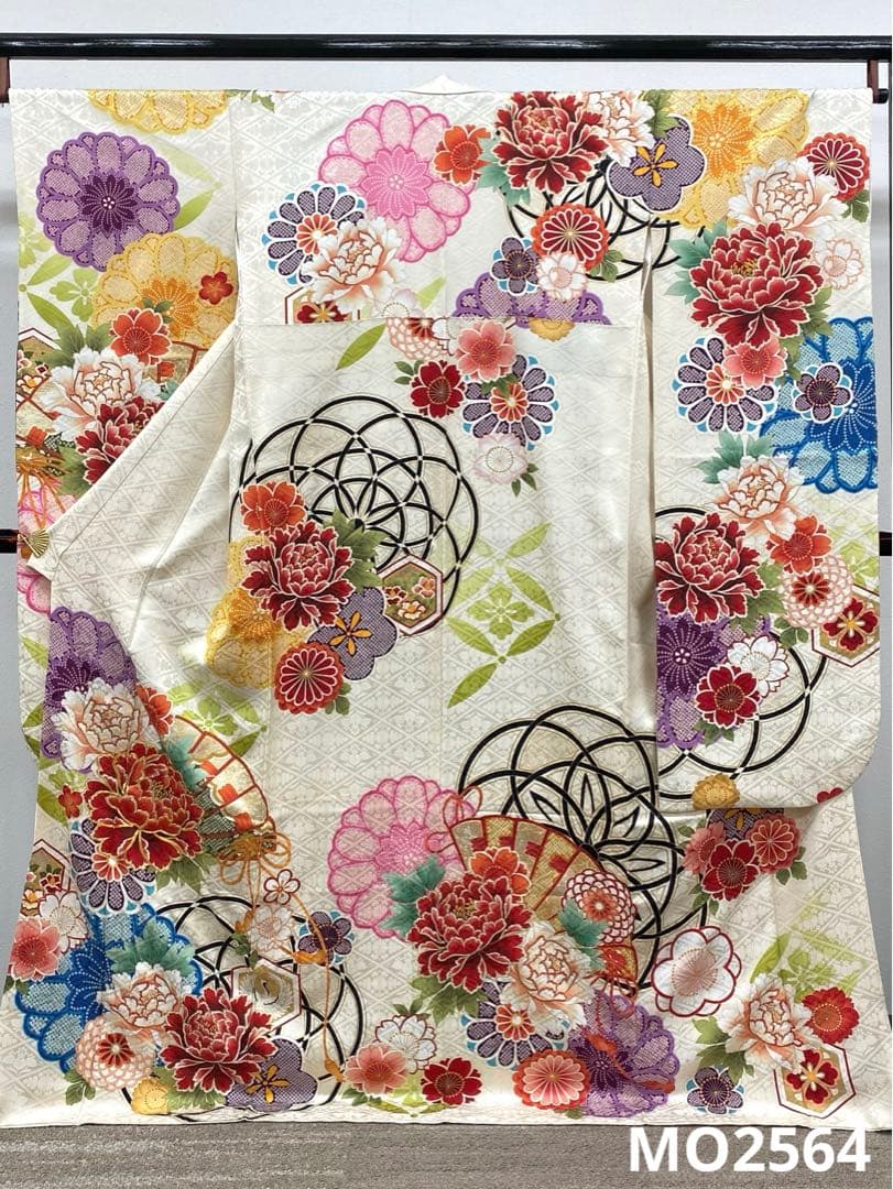 振袖 豪華 刺繍 金駒 金彩 紋意匠 牡丹 大輪 身丈167cm 撥水加工済