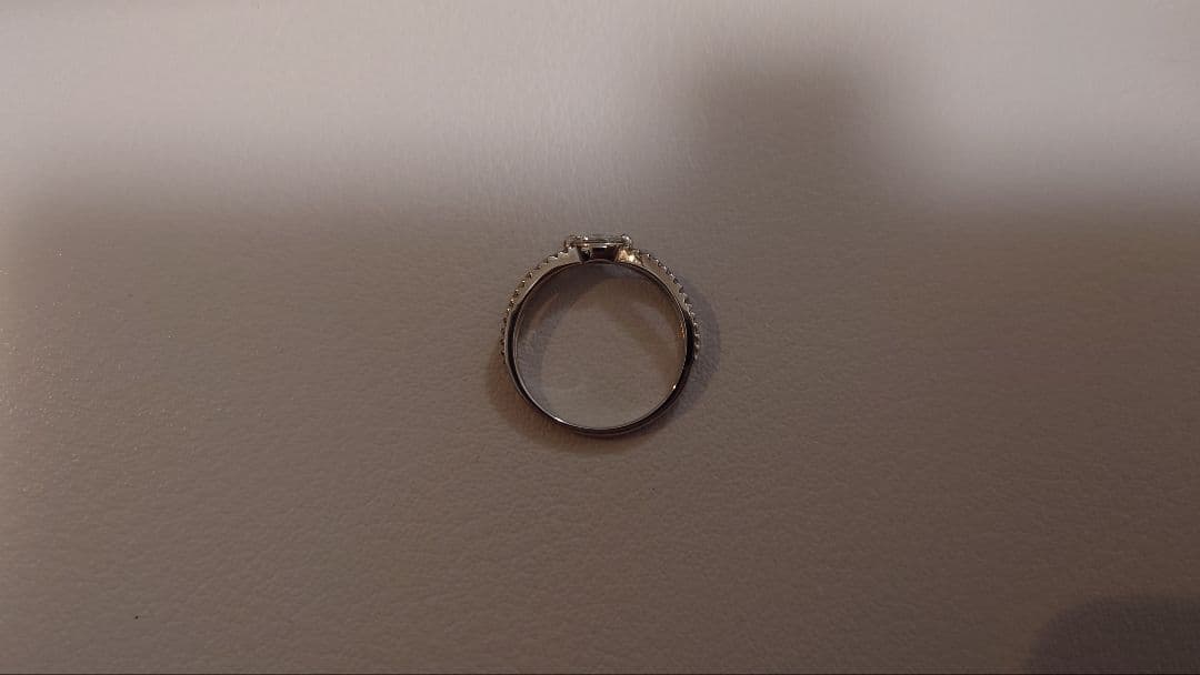 ダイヤモンドリング　プラチナ