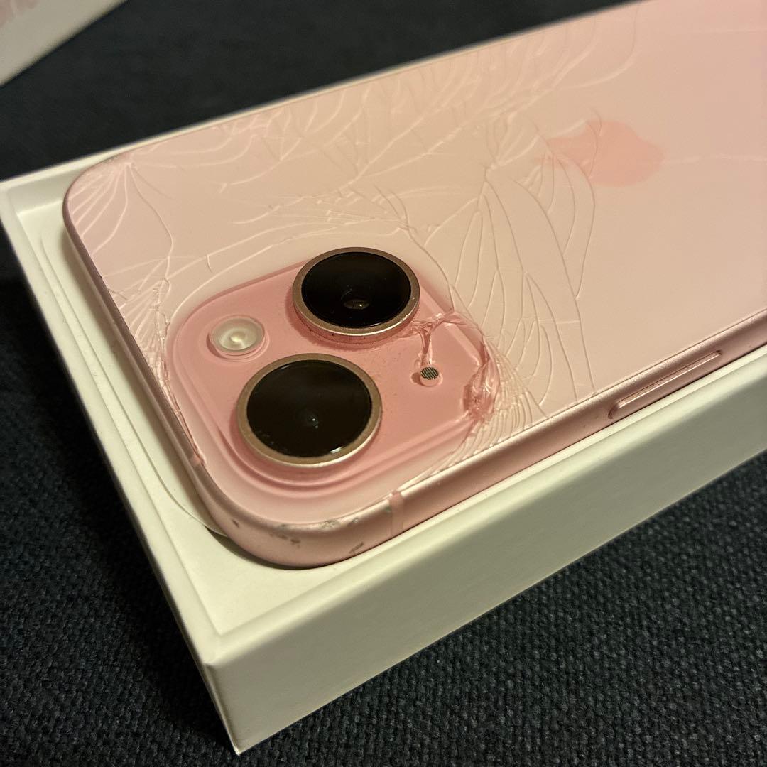 iPhone15ピンク256GB(背面割れジャンク)