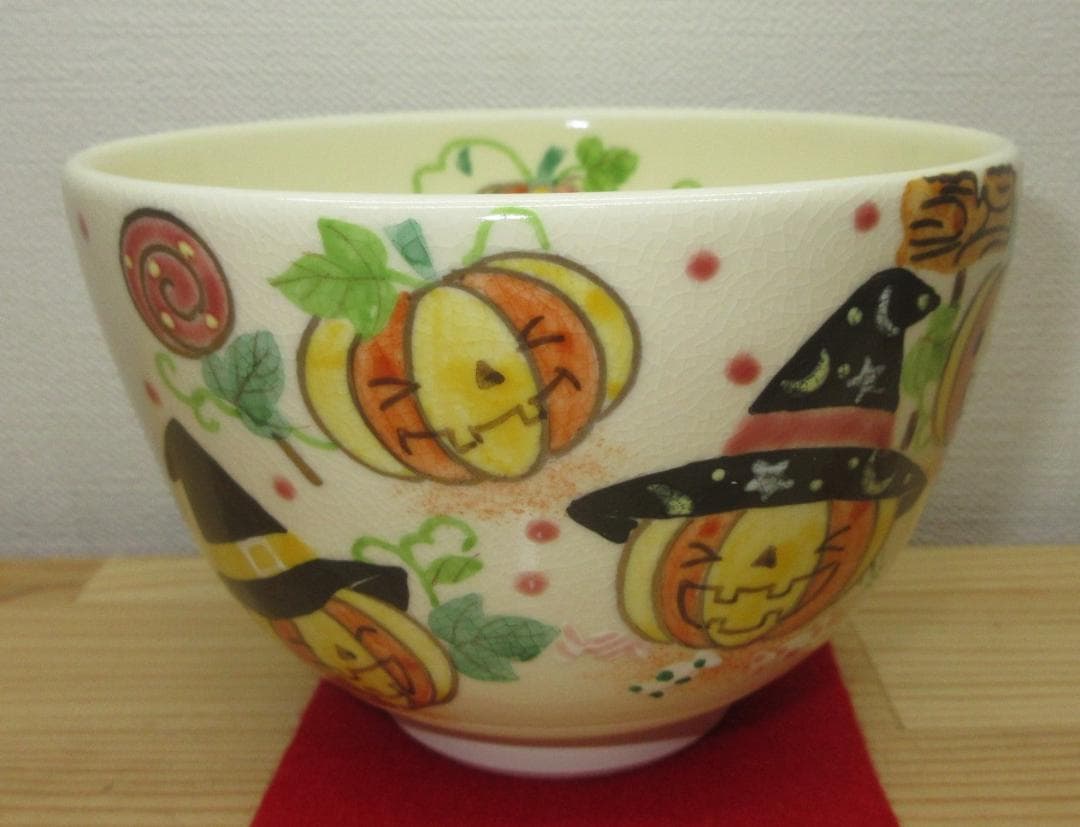 時代逸品！端正な黒漆に優美な木芙蓉文の映える隅切四方折敷（検京塗