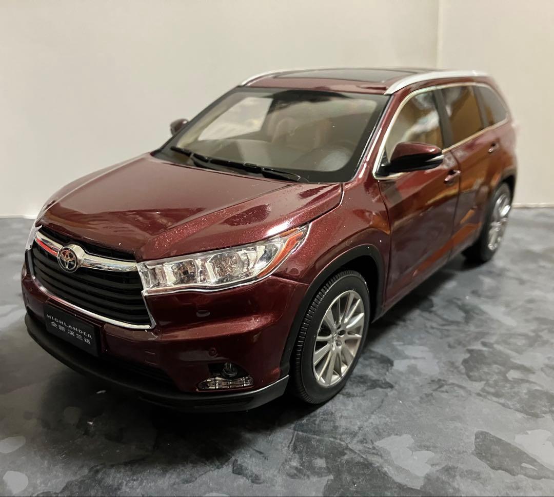 トヨタ　ハイランダー　1/18 ミニカー　カラーサンプル