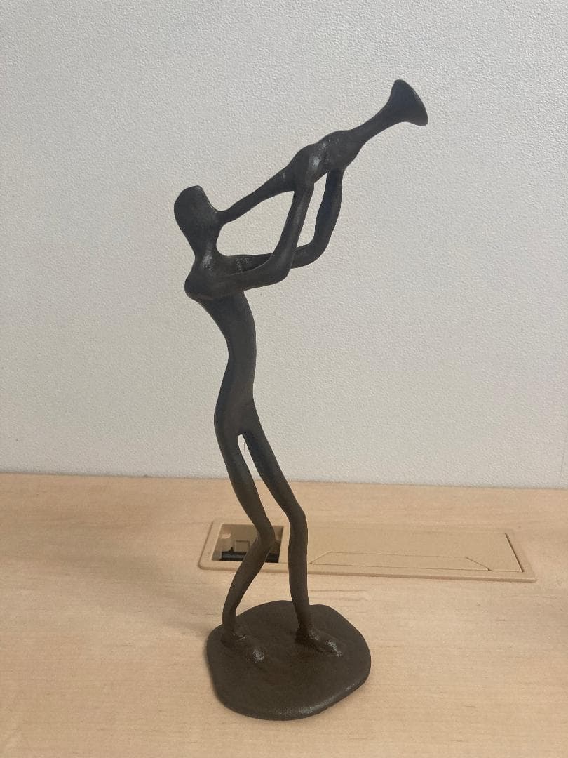 楽器奏者の彫刻（鉄製）4体セット