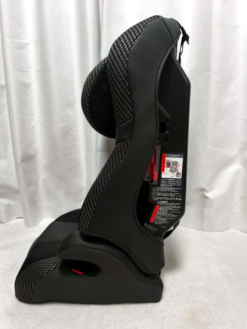 Combi チャイルドシート ブラック ジョイトリップエアスルーGG 付属品有