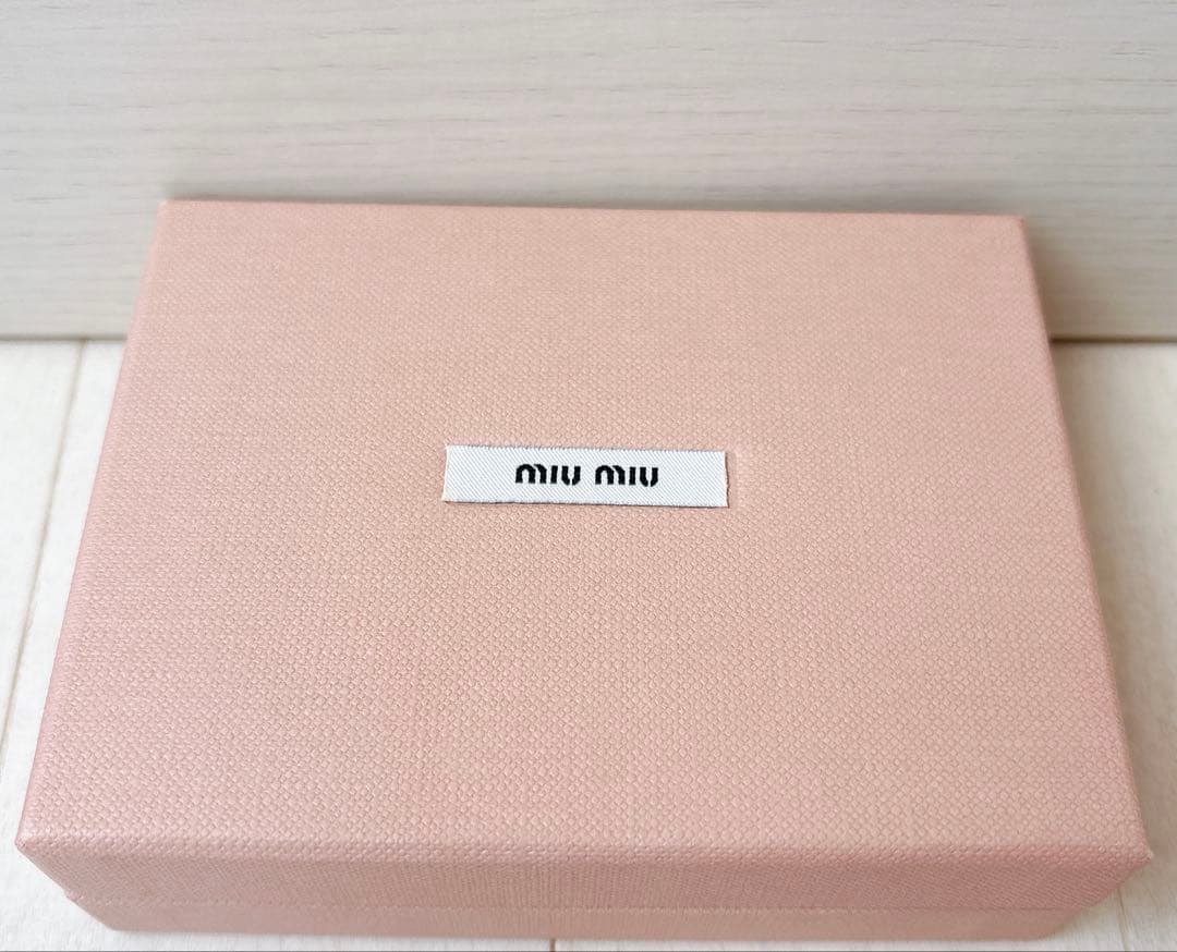☆ミュウミュウ☆MIU MIU☆ケース☆レザー☆ミニ財布☆ピンク☆