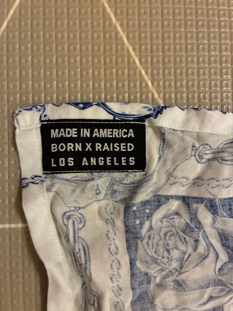 Born x Raised 大判バンダナ