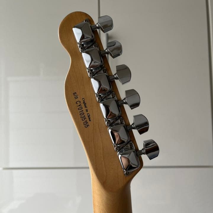未使用に近い　難あり　Squier テレキャスター エレキギター　赤