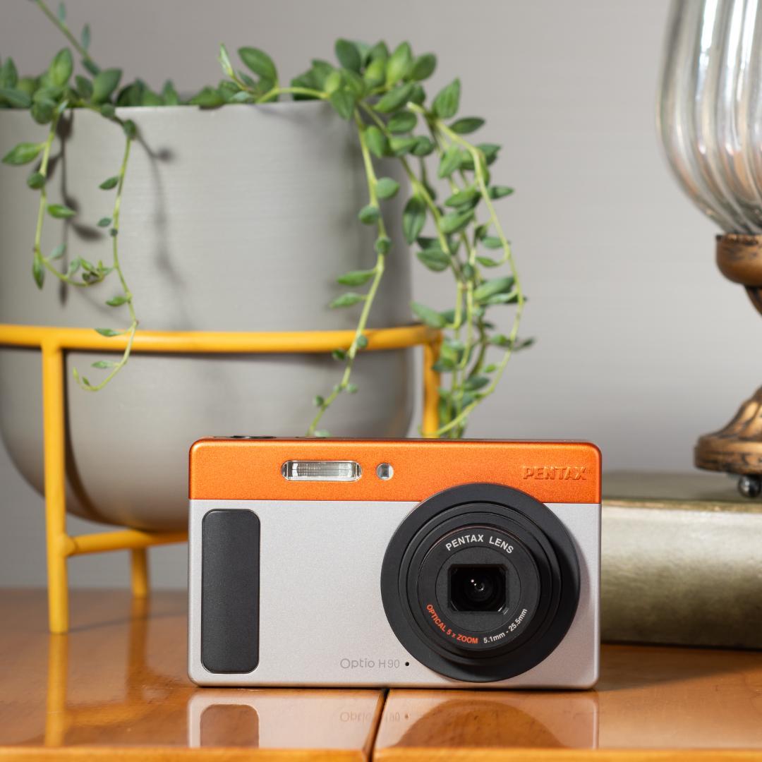可愛いすぎるコンデジ】 PENTAX optio H90 オレンジ シルバー