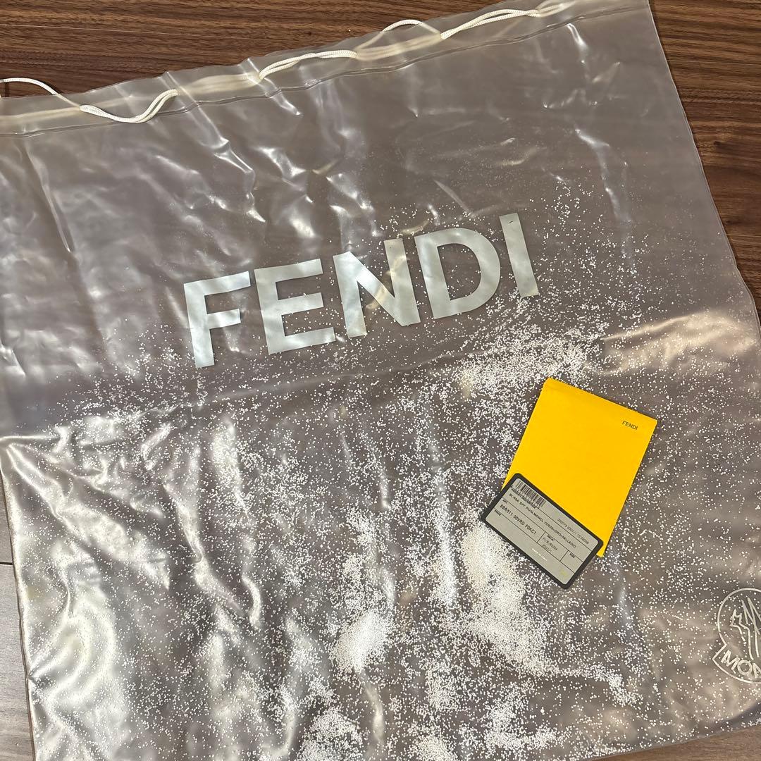 【希少】 FENDI × MONCLER ダウン スパイバッグ グリーン