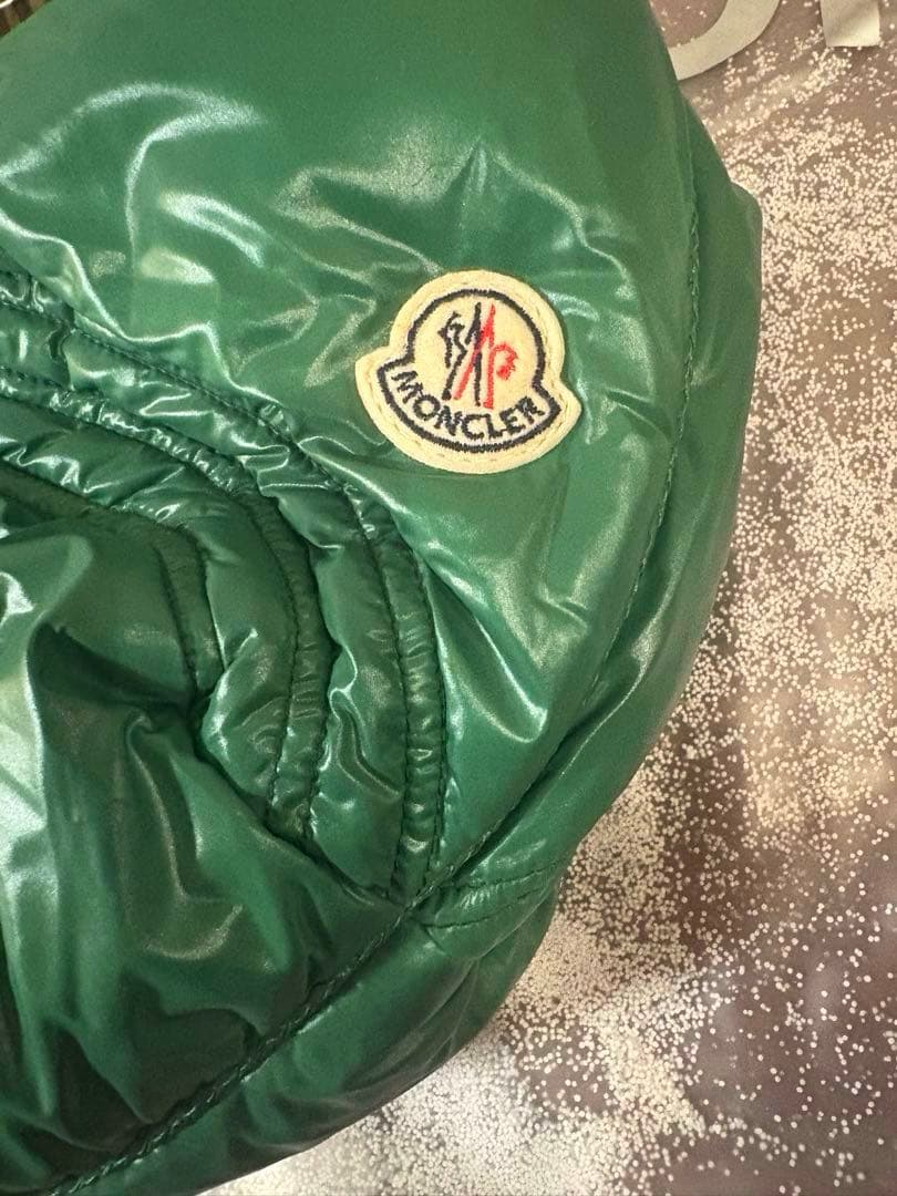 【希少】 FENDI × MONCLER ダウン スパイバッグ グリーン