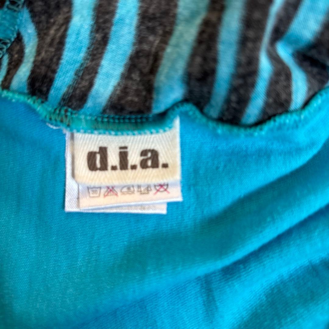 d.i.a. 平成ギャルy2k バックオープンゼブラ柄十字架英字タンクトップ