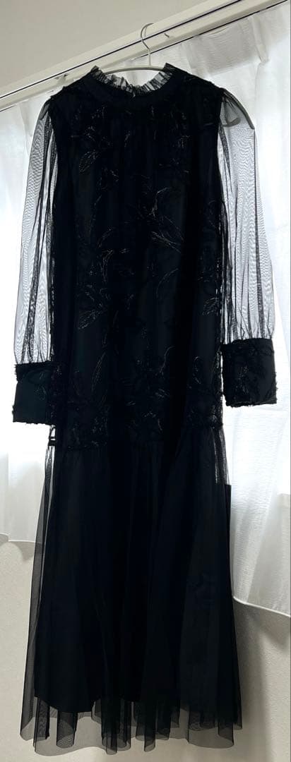 nianaフェザーフラワーチュールドレス