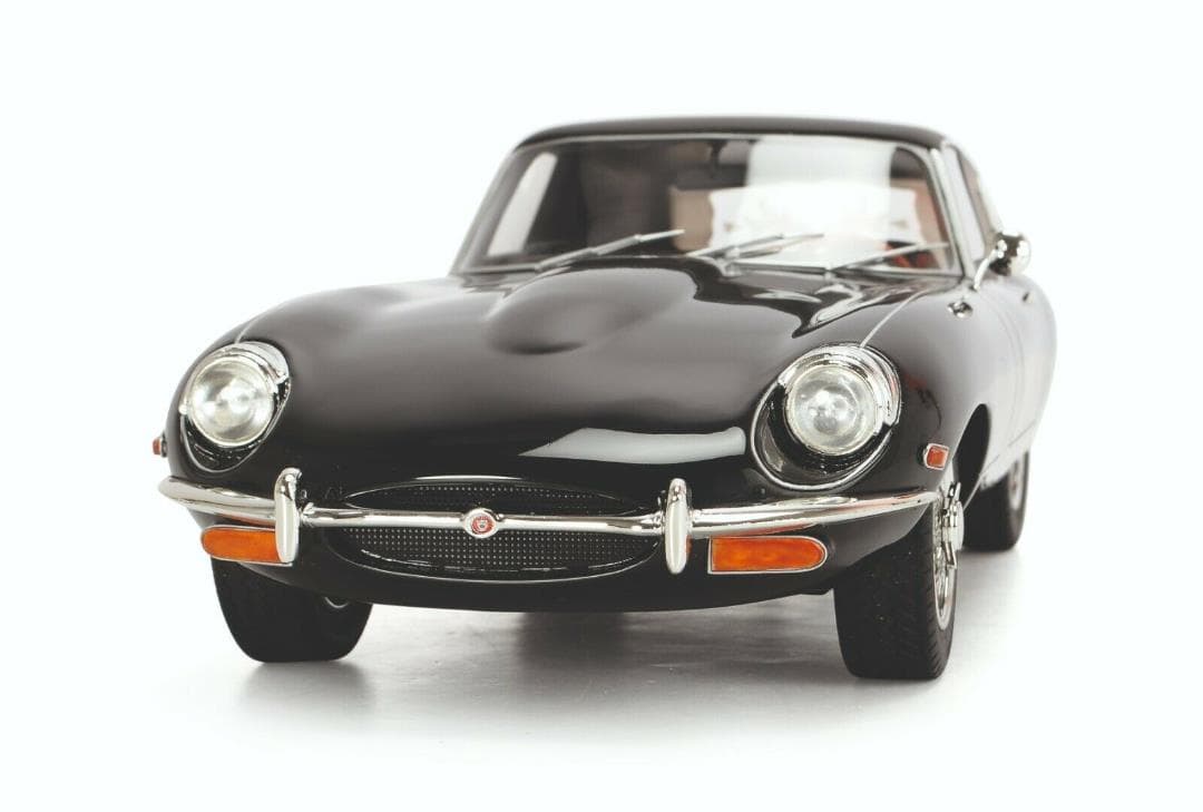 ミニカーシュコー ジャガー Eタイプ Harold and Maude 1/12