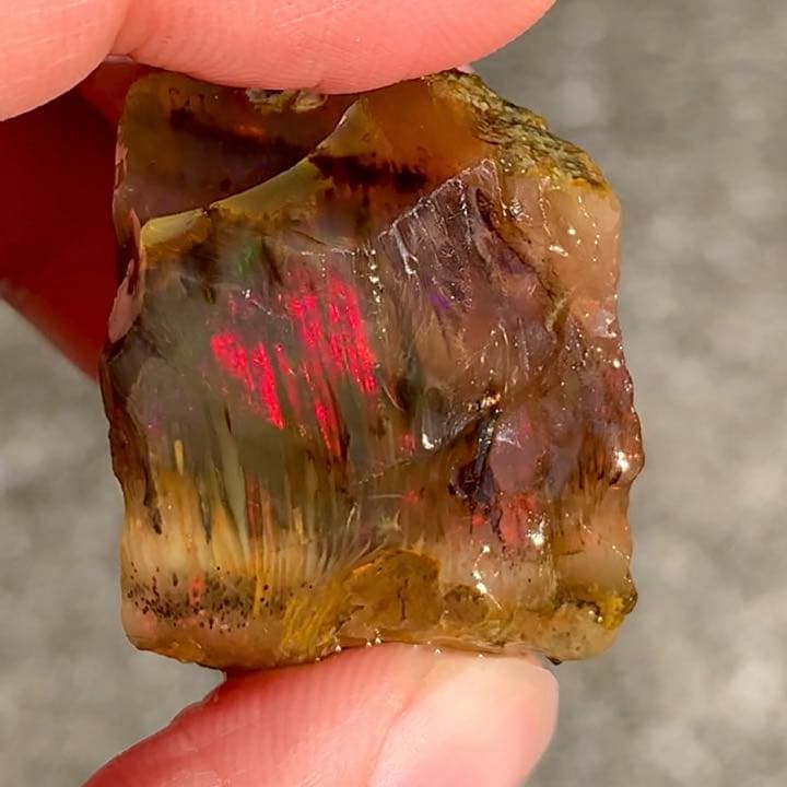 叫びの屋敷！ハロウィンの贈り物によさそうなオパール原石/鉱物標本 叫びの屋敷！ハロウィンの贈り物によさそうなオパール原石/鉱物標本