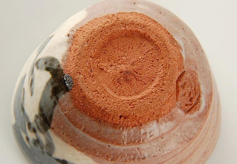 芸術院会員 六代清水六兵衛 松文三角ぐい吞 M33